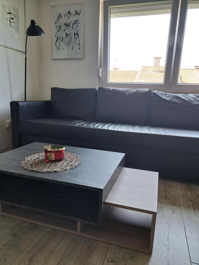 Art Apartment Pula Exterior photo