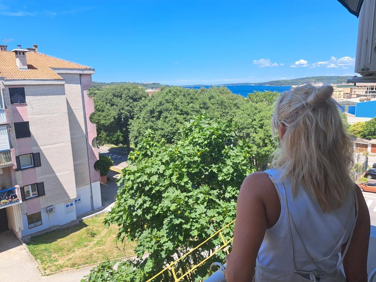 Art Apartment Pula Exterior photo